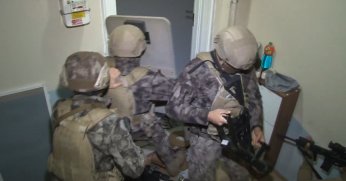 Depremde çocuğunu kaybeden aileleri bile dolandırmışlar