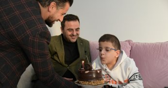 Başkan Özlü’den Engelli Kardeşine Doğum Günü Sürprizi