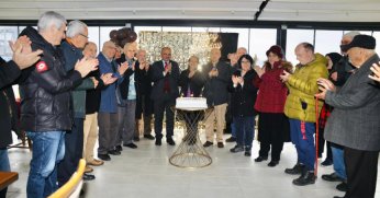  Körfez’in 75’lik çınarlarına sürpriz doğum günü