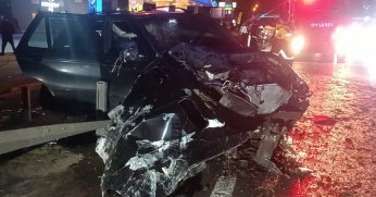 Takla atan otomobil 300 metre sürüklendi, sürücü olay yerinden kaçtı