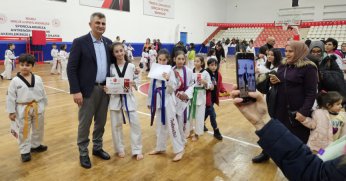 GÖLCÜK BELEDİYESPOR SPORCULARI KUŞAK ATLAMA COŞKUSU YAŞADI