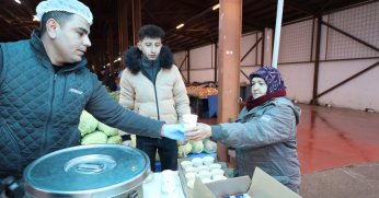 Başiskele’de pazarcıya sıcak sabah çorbası