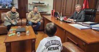 SATRANÇTA GÖLCÜK'ÜN GURURU BAŞKAN SEZER'E KONUK OLDU