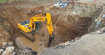 Duraklı-Alihocalar köprüsünde temel kazısı ve beton dökümü