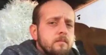 Çocuğunu almak için gittiği okulda bıçaklanmıştı, hayatını kaybetti