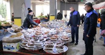 Derince'de pazarlar denetleniyor
