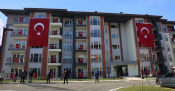 Sağlık çalışanları konutlarına kavuştu