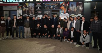 BAŞKAN KOCAMAN, GENÇLERLE COUNTER STRİKE OYNADI