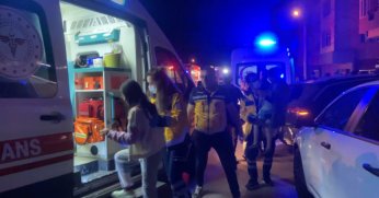 Evin mutfağı alev alev yandı: 2'si çocuk 5 kişi dumandan etkilendi