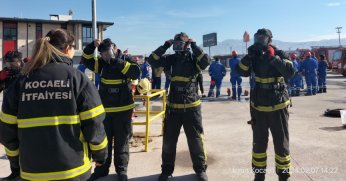 Büyükşehir İtfaiye Dairesi Başkanlığı, Yalova ilinde kurulu bulunan gemi tersaneleri personeline eğitim verdi