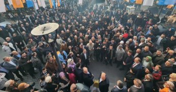 AK Parti’den miting havasında seçim ofisi açılışı