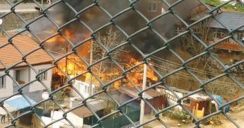 Yangın faciası: Baba ve oğlunun evleri küle döndü