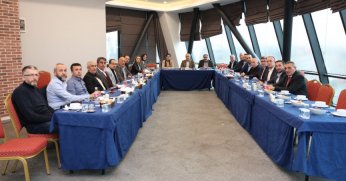 Başkan Aygün’den Meclis Üyelerine Plaket