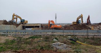 D-100 üzerindeki üstgeçitte imalatlar yapılıyor