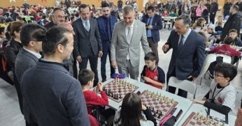 GÖLCÜK OKULLAR ARASI SATRANÇ TURNUVASI BAŞLADI 