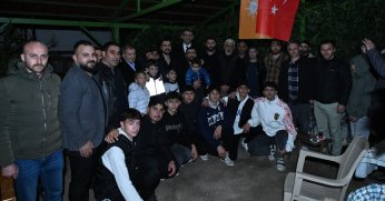Kocaman, sıkılmadık el çalmadık kapı bırakmıyor
