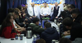 AK Gençler’den Türkiye’de bir ilk: Bu otobüste Gençlik var