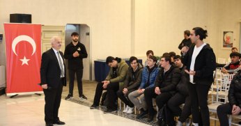 Temel Kotil, Derince’de Gençlerle Buluştu