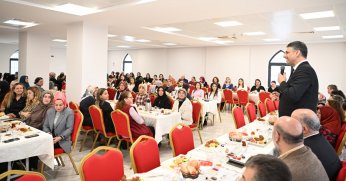 Başkan Kocaman, kadın personele teşekkür etti