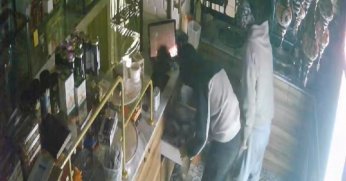 4 bin TL ve SMA bağış kumbarasını çaldılar