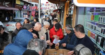 Çetinkaya, ‘Simit Dolması’ dağıttı