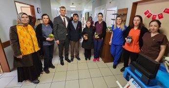 AK Parti Kocaeli’den sağlık çalışanlarına 50 bin adet çiçek