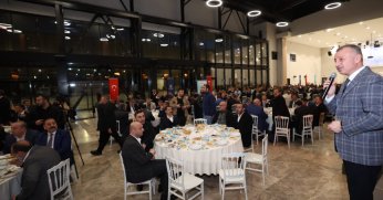 Büyükakın, Ağrı ve Trabzon il derneklerinin iftar programına katıldı