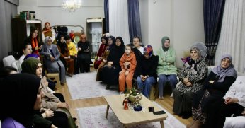 Erol Ölmez, hane hane geziyor