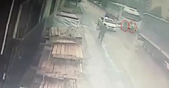 Kovalamaca arbedeyle bitti: Polisin parmağı kırıldı