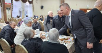 BAŞKAN SEZER, ŞEHİT VE GAZİ AİLELERİ İLE İFTAR SOFRASINDA BULUŞTU