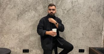 Gişeye çarpıp motoru fırlayan otomobilin sürücüsü hayatını kaybetti