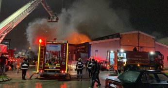 6 İş yerinin yandığı yangında 1 kişi öldü 