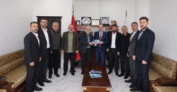 Talus, büyük miting için davetiye dağıtıyor