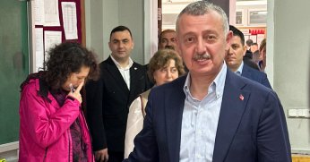 Başkan Büyükakın oyunu kullandı