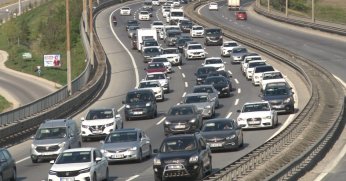 TEM’de bayram trafiği yoğunluğu havadan görüntülendi