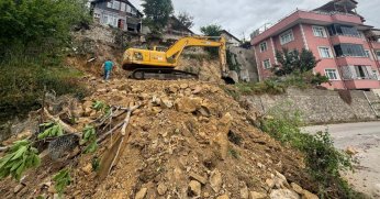 İzmit'te Tehlike Arz Eden O Taş Duvara Büyükşehir Müdehale Etti