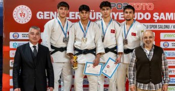 Gençler Türkiye Şampiyonasında 1 numara Kağıtspor