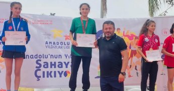 Körfezli Melek atletizmde Türkiye şampiyonu oldu