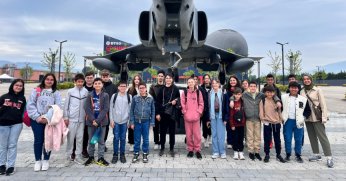 Çocuk üniversitesinin öğrencileri uzaya çıktı