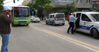 Çocuk parkında bıçaklı kavga: 2 yaralı