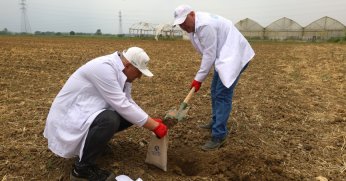 Büyükşehir’den çiftçilere ücretsiz toprak analizi