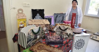 Kadınlar ahşap boyama ile geri dönüşümün öncüsü oldu