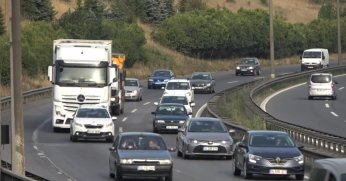 Otoyolda bayram tatili dolayısıyla akıcı yoğunluk sürüyor