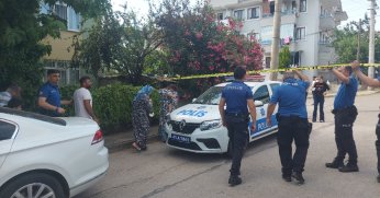 Evi terk eden eşine sinirlendi, çocuklarını rehin aldı