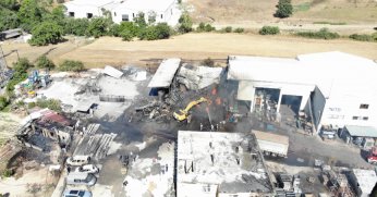 Kocaeli'de yangının çıktığı fabrika havadan görüntülendi