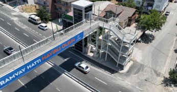 D-100 üzerindeki yaya üstgeçidi tamamlandı