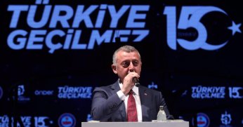 ‘’Bu millet bir gecede karanlığı aydınlığa dönüştürdü’’