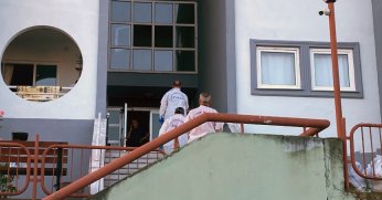 Yakınları tarafından evinde ölü bulundu