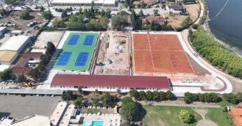 Tenis Merkezi’nde balon kortlar boyandı