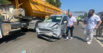 Cezaevi mahkum aracının da karıştığı zincirleme kazada 4 yaralı